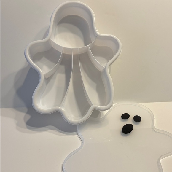 CWC Figural Ghost Halloween Snackle Box - Picture 12 of 13